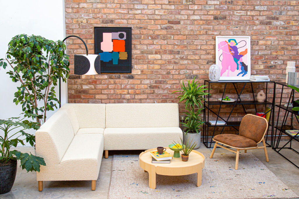 چدمان درست مبلمان